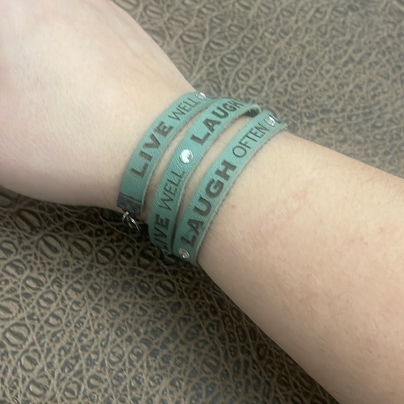 Green Faux Leather “Live Laugh Love” Wrap Bracelet - Picture 1 of 9